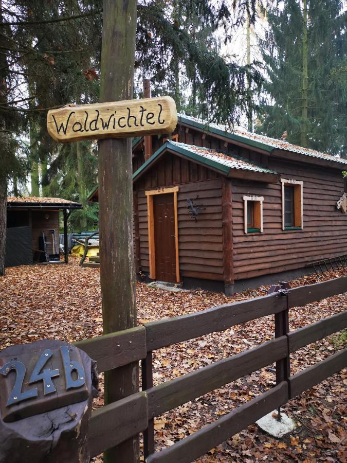 Holzhaus Waldwichtel Am Wald Und See Neuruppin Esterno foto