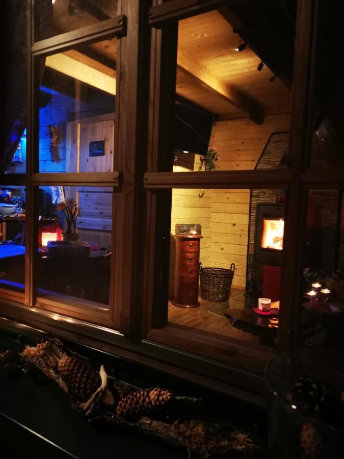 Holzhaus Waldwichtel Am Wald Und See Neuruppin Esterno foto